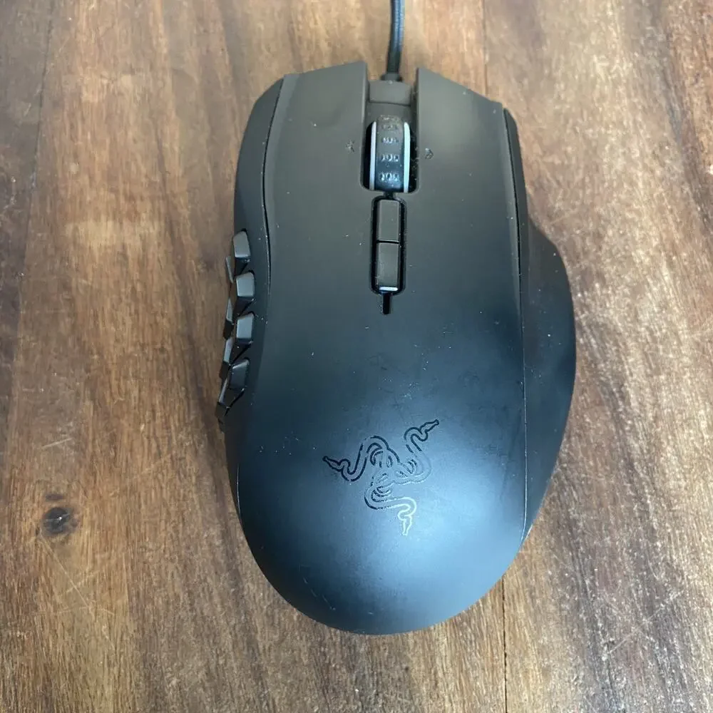Razer Naga Epic Chroma Wired/Wireless Gaming Mouse RC30-012301 w/ Charging Dock